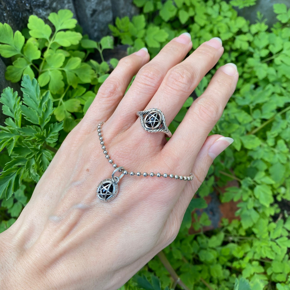 Alex Streeter/パガンプリーステス/チャーム/オニキス Alexstreeter パガンプリーステスアンダーセットチャームw/オニキス